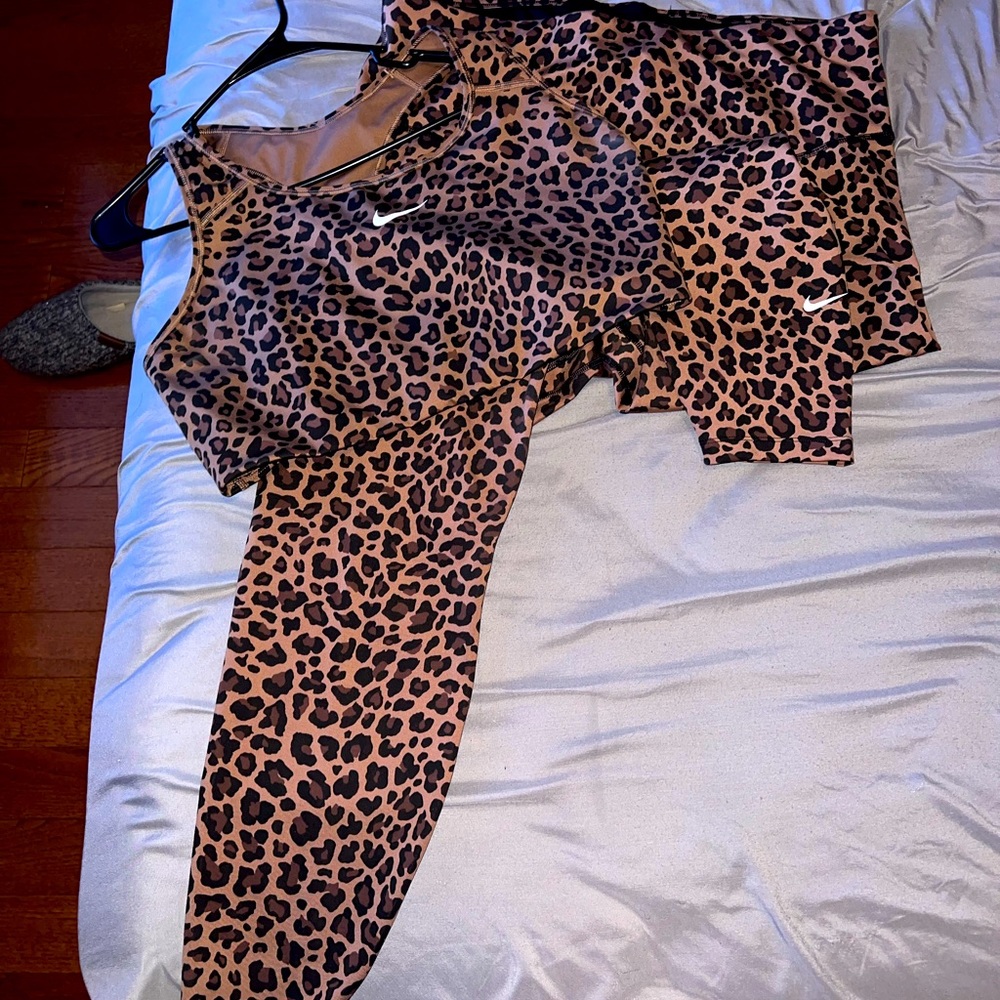 Nike dry fit set